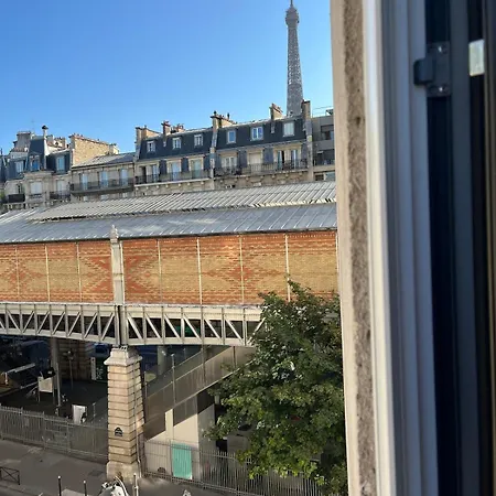 Tour Eiffel Trip In Appartamento